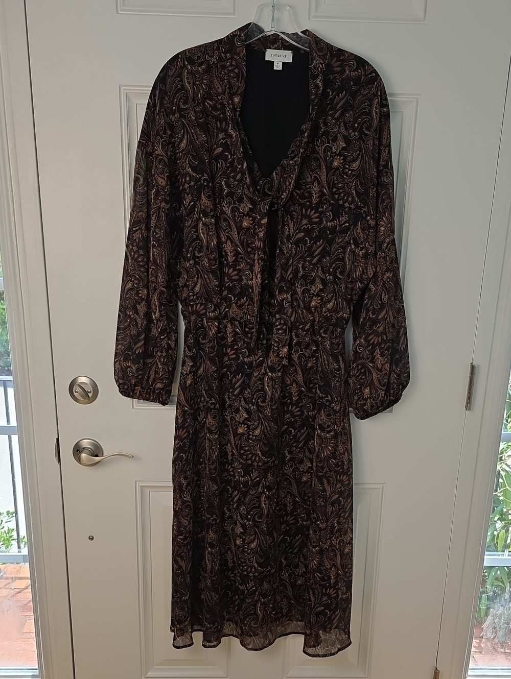 Evereve Black and Brown Paisley Tie-Neck Midi Dress. Size Medium